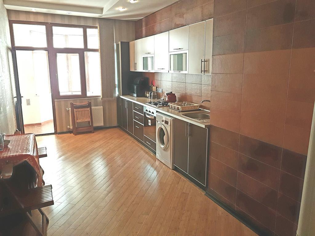 Apartment On Mirqasimov St.29 바쿠 외부 사진