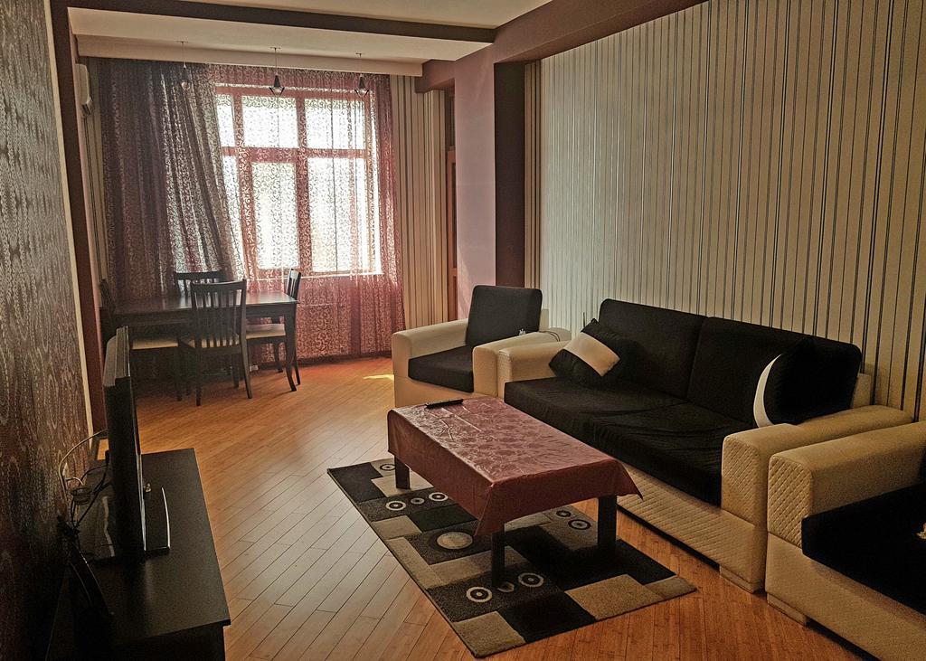 Apartment On Mirqasimov St.29 바쿠 외부 사진